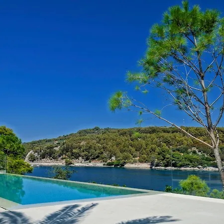 Sleeps 12 With Pool Air Con And Wifi Villa