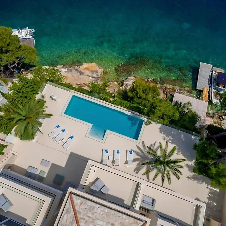 Villa Sleeps 12 With Pool Air Con And Wifi