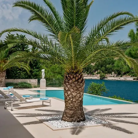 Sleeps 12 With Pool Air Con And Wifi Villa Sumartin