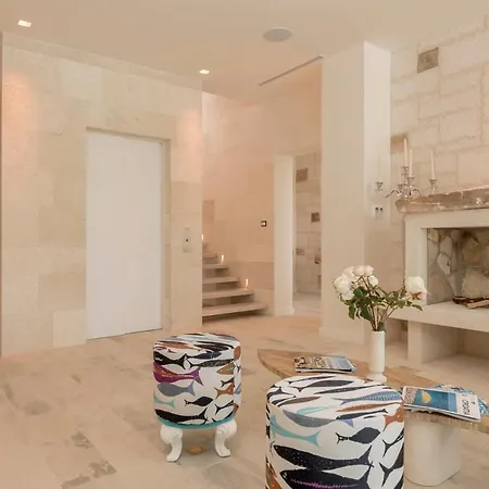 Villa Sleeps 12 With Pool Air Con And Wifi
