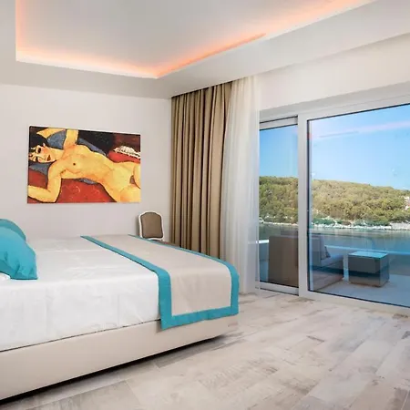 Sleeps 12 With Pool Air Con And Wifi *